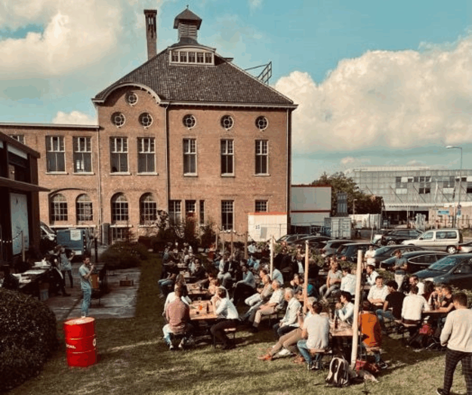 De Open Mic BBQ van afgelopen jaar. Georganiseerd door Grasso in samenwerking met Data Delta & JADS Playground.