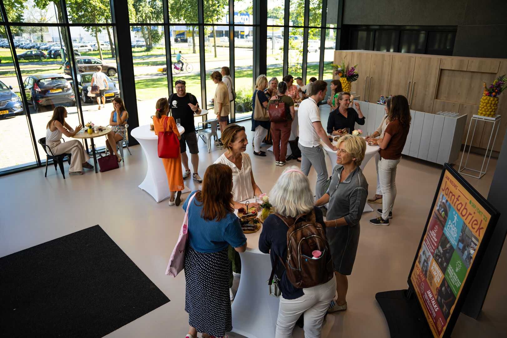 Wil jij bijdragen aan de positionering van innovatieve locaties zoals Grasso, Jamfabriek, De Gruyter Fabriek en merken als BIF en Huurtog?